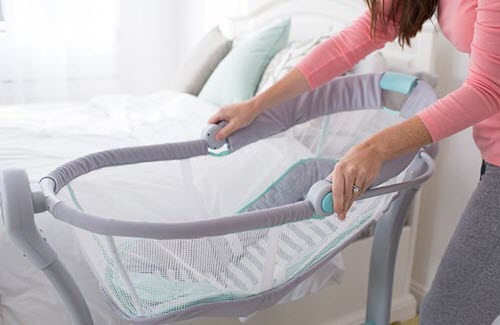 bassinet with adjustable incline