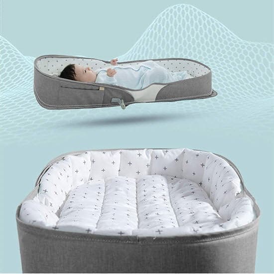 soft mattress of the SUNVENO Infant Travel bassinet